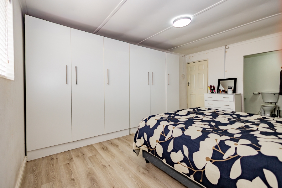 3 Bedroom Property for Sale in Uitsig Western Cape